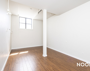 100 Dupont Street - Photo Thumbnail 4