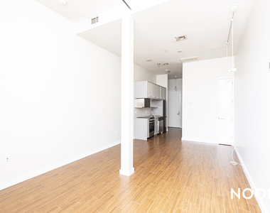 100 Dupont Street - Photo Thumbnail 2