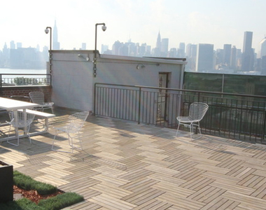 100 Dupont Street - Photo Thumbnail 9