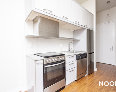 100 Dupont Street - Photo Thumbnail 1