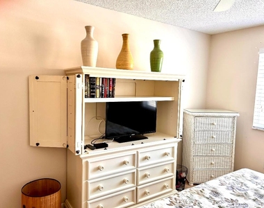 127 Yacht Club Way - Photo Thumbnail 14