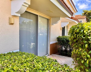 127 Yacht Club Way - Photo Thumbnail 17