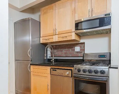 44 Avenue B - Photo Thumbnail 3