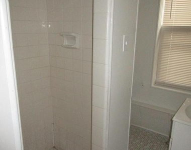 818 Wynnewood Road - Photo Thumbnail 3