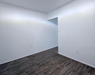 1820 W Fayette Street - Photo Thumbnail 6