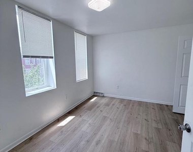 1820 W Fayette Street - Photo Thumbnail 11