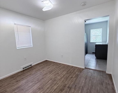 1820 W Fayette Street - Photo Thumbnail 5