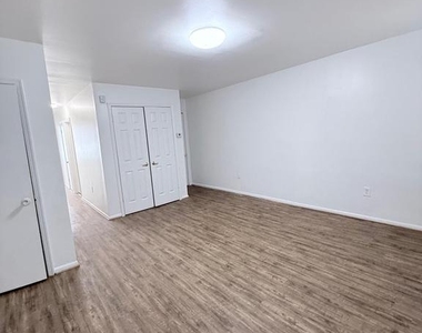 1820 W Fayette Street - Photo Thumbnail 4