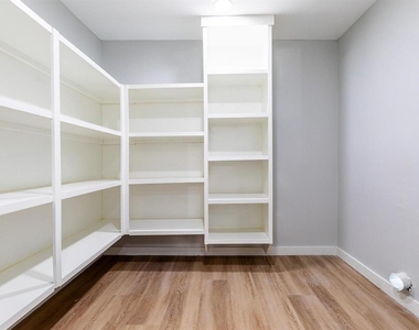 9529 Fairland Drive - Photo Thumbnail 5