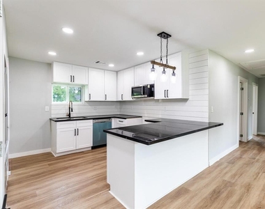 9529 Fairland Drive - Photo Thumbnail 3