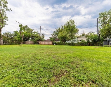 9529 Fairland Drive - Photo Thumbnail 12