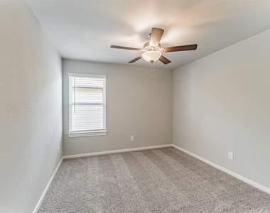 4322 Pale Fox Lane - Photo Thumbnail 27