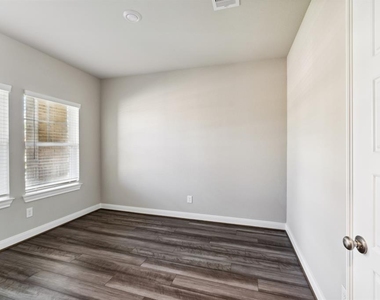4322 Pale Fox Lane - Photo Thumbnail 6