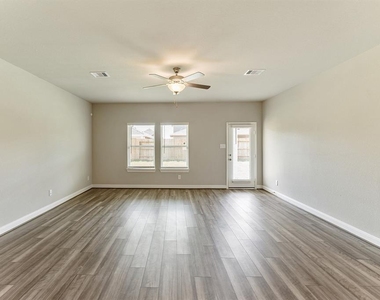 4322 Pale Fox Lane - Photo Thumbnail 12