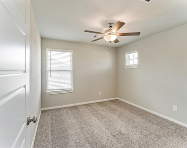 4322 Pale Fox Lane - Photo Thumbnail 23