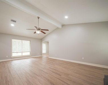 10190 Dogwood Loop - Photo Thumbnail 5