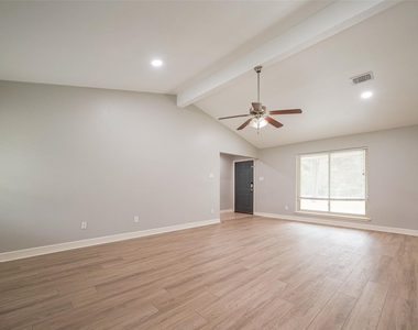 10190 Dogwood Loop - Photo Thumbnail 6