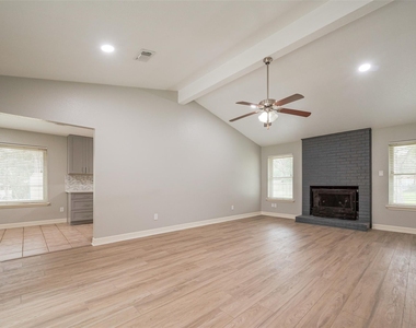 10190 Dogwood Loop - Photo Thumbnail 4
