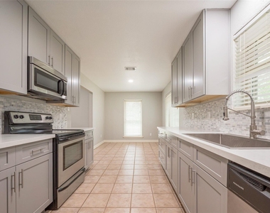 10190 Dogwood Loop - Photo Thumbnail 19