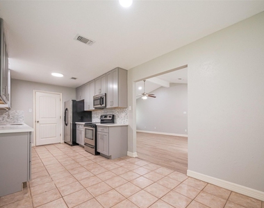 10190 Dogwood Loop - Photo Thumbnail 10