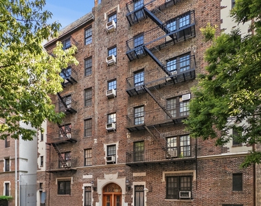 8 Clark Street - Photo Thumbnail 4