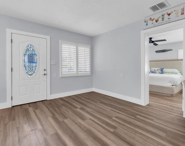 528 77th Avenue - Photo Thumbnail 2