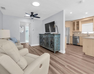 528 77th Avenue - Photo Thumbnail 8