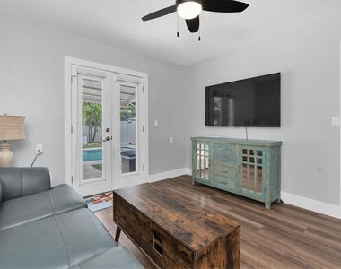 528 77th Avenue - Photo Thumbnail 4