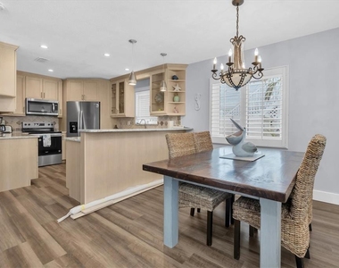 528 77th Avenue - Photo Thumbnail 10