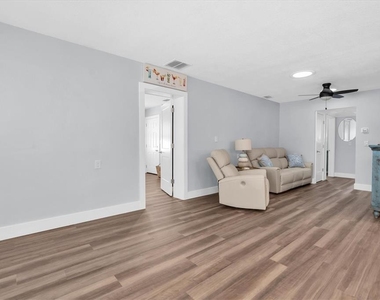528 77th Avenue - Photo Thumbnail 3
