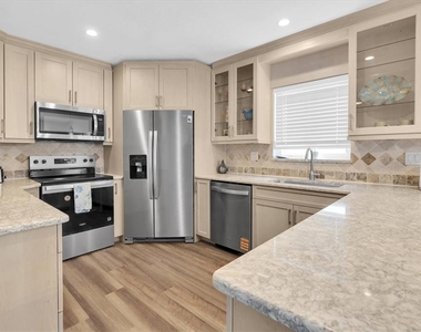 528 77th Avenue - Photo Thumbnail 11