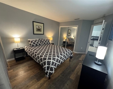 2802 Club Cortile Circle - Photo Thumbnail 34