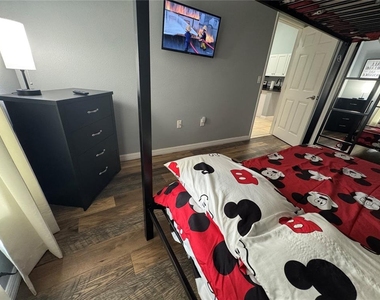 2802 Club Cortile Circle - Photo Thumbnail 30