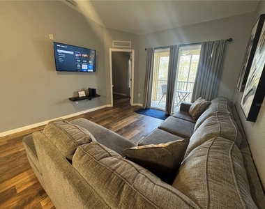 2802 Club Cortile Circle - Photo Thumbnail 10