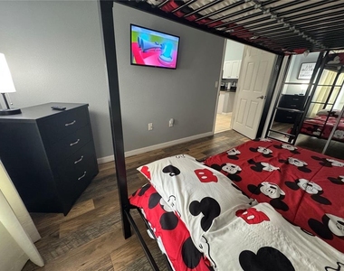 2802 Club Cortile Circle - Photo Thumbnail 28