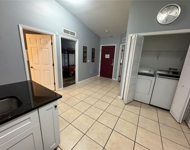 2802 Club Cortile Circle - Photo Thumbnail 17