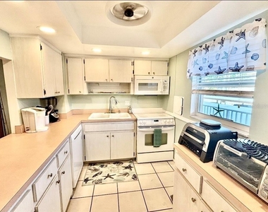 1215 S Portofino Drive - Photo Thumbnail 12