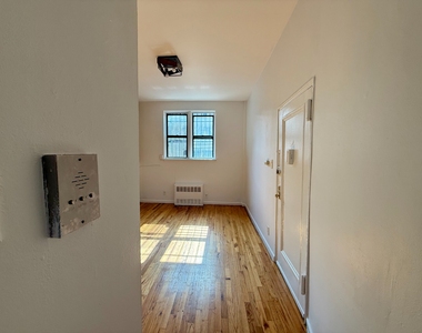 23 Malcolm X Boulevard - Photo Thumbnail 3