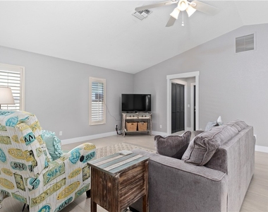 3425 Se 4th Avenue - Photo Thumbnail 47