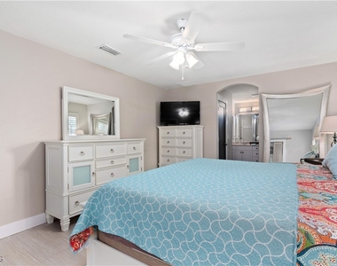 3425 Se 4th Avenue - Photo Thumbnail 31