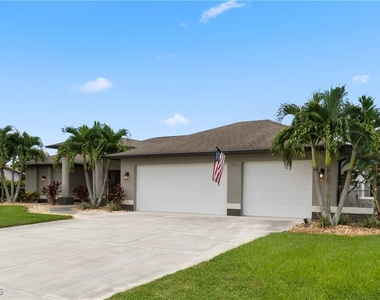 3425 Se 4th Avenue - Photo Thumbnail 4