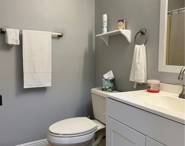6331 Royal Woods Drive - Photo Thumbnail 7