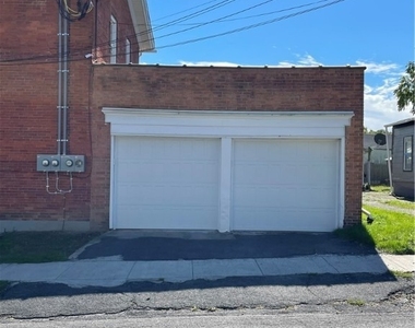 52 Genesee St  Apt 1 - Photo Thumbnail 2