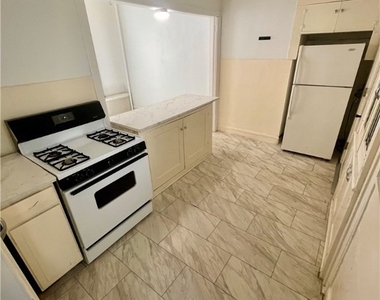 52 Genesee St  Apt 1 - Photo Thumbnail 15