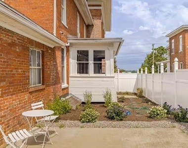 52 Genesee St  Apt 1 - Photo Thumbnail 22