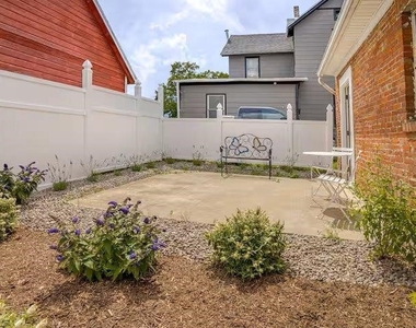 52 Genesee St  Apt 1 - Photo Thumbnail 20