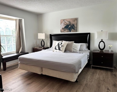 1900 Alamanda Drive - Photo Thumbnail 11