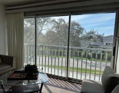 1900 Alamanda Drive - Photo Thumbnail 6