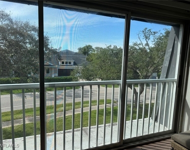 1900 Alamanda Drive - Photo Thumbnail 7