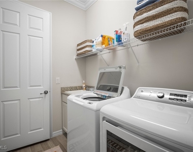 15871 Leaning Pine Lane - Photo Thumbnail 28
